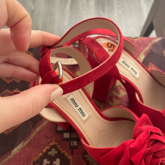 MIU MIU RED PLATFORM HEELS - Picture 15 of 16